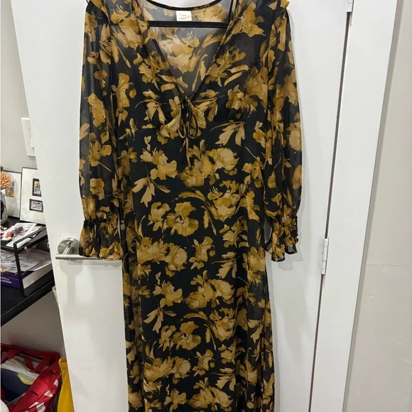 a new day Black and Gold Floral Long Sleeve Dress - Picture 3 of 4